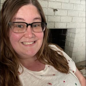 Meet your Posher, Caitlin